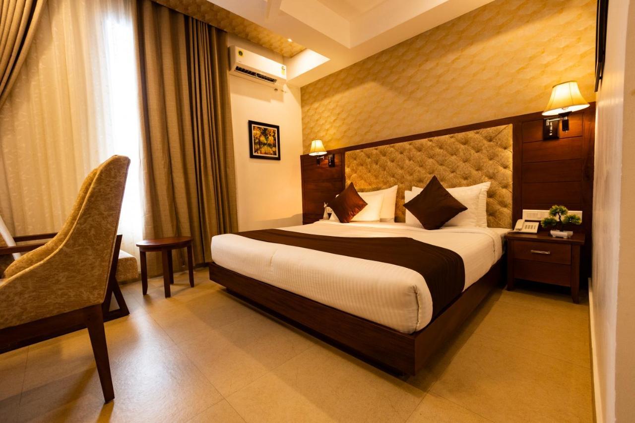 Готель Dev Residency Thiruvananthapuram Екстер'єр фото