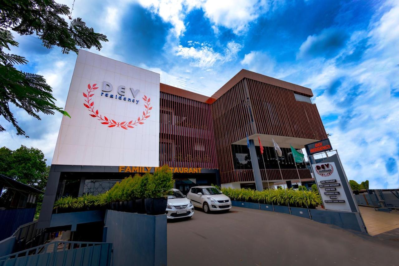 Готель Dev Residency Thiruvananthapuram Екстер'єр фото