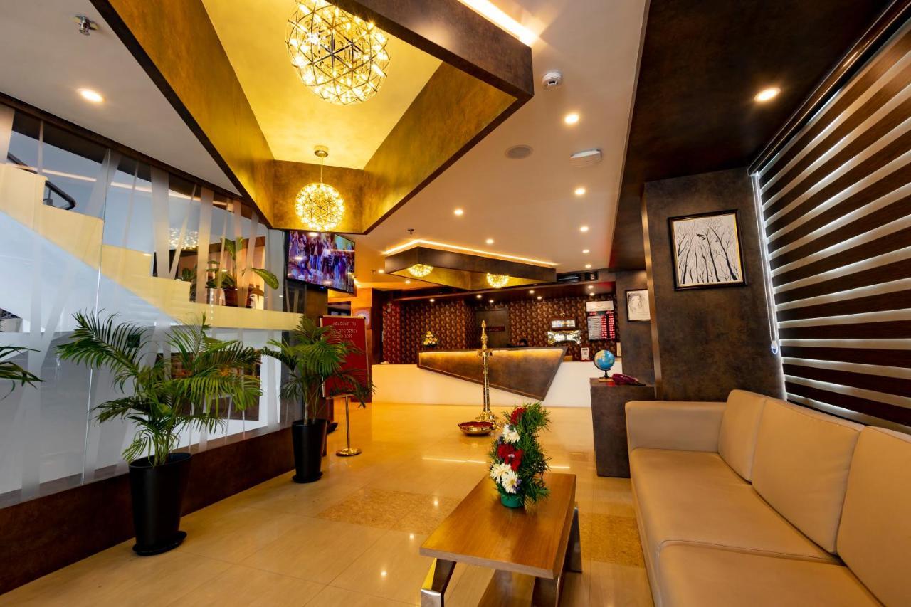 Готель Dev Residency Thiruvananthapuram Екстер'єр фото