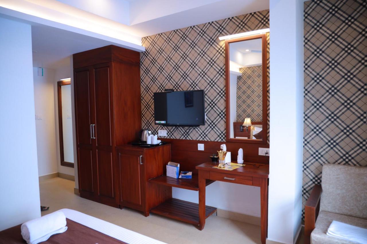 Готель Dev Residency Thiruvananthapuram Екстер'єр фото