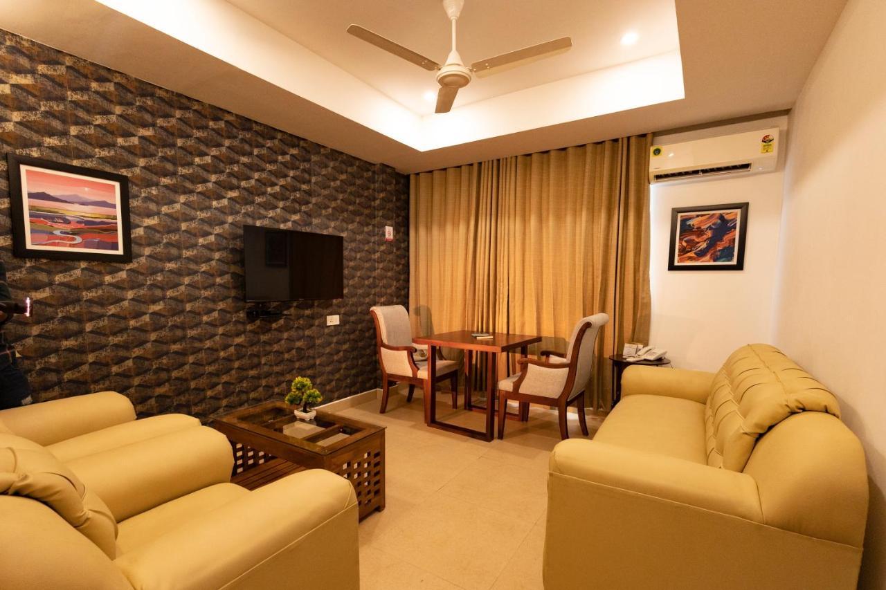 Готель Dev Residency Thiruvananthapuram Екстер'єр фото